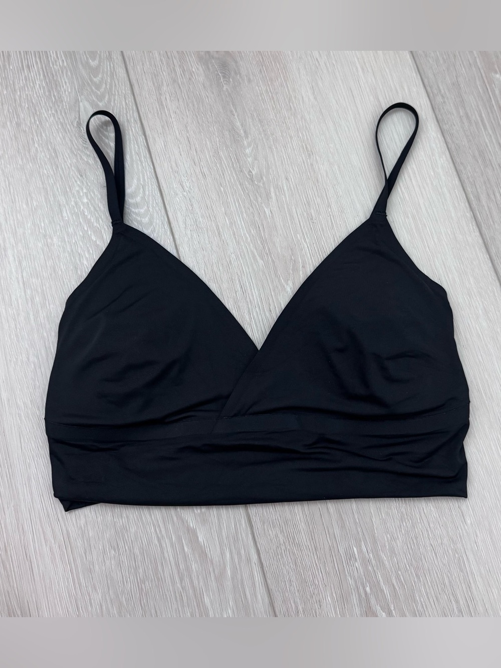 Abercrombie & Fitch Next to Naked Triangle Bralette - Picture 2 of 4